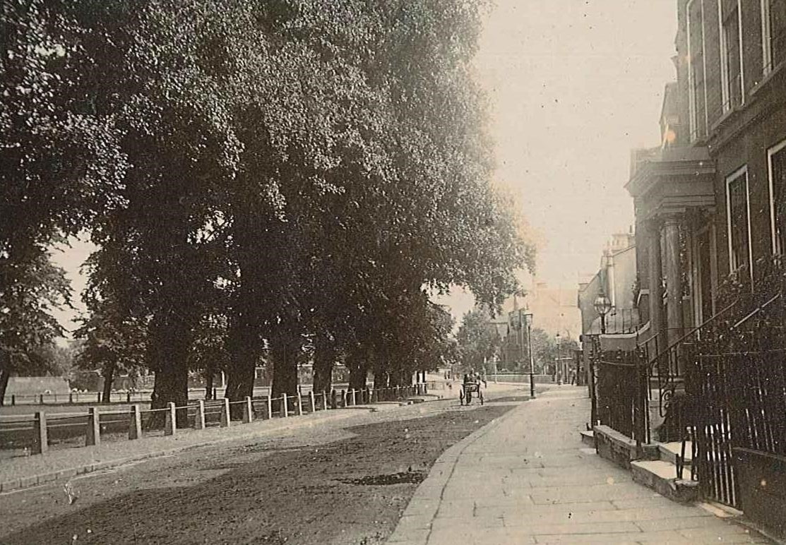 Figure 14 The Green, showing original cast iron bollards c.1900s