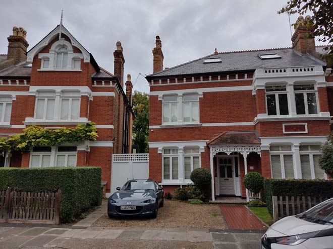 Fig. 67: Gaps and hipped roofs help avoid the street feeling too enclosed and views through gardens contribute to the suburban character