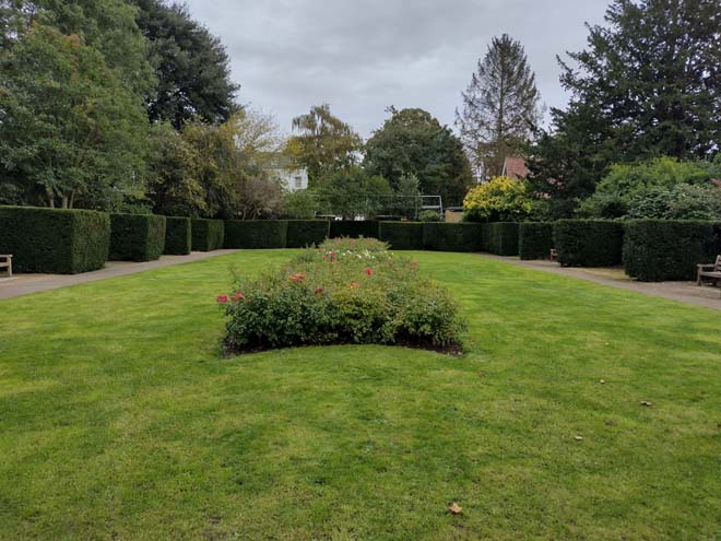 Fig. 121: The eastern ‘rose garden’