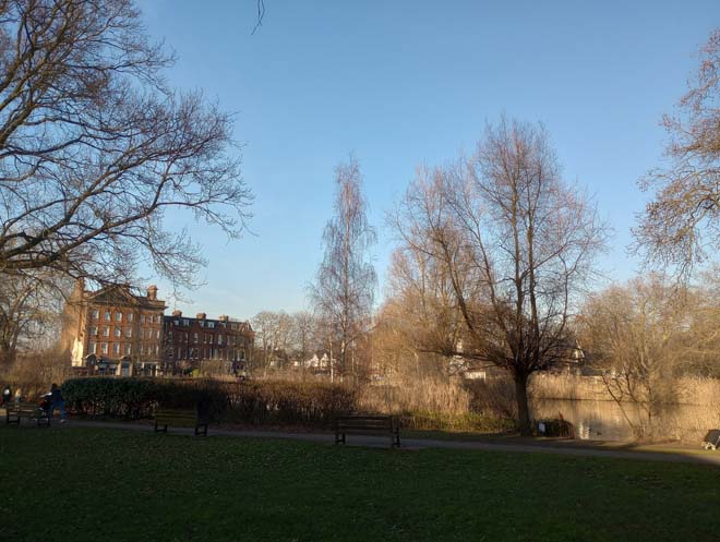 Figure 139: Barnes Green looking east towards the Pond with 15 & 17 and 19 – 25 Church Road visible on the left