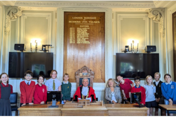 Young debaters discuss smartphone use at Pupil Parliament event