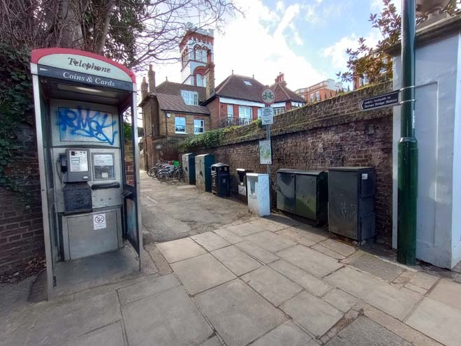 Figure 50: Platform 2 station entrance